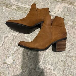 Steve Madden Leather boots size 9